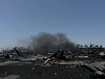 En los fondos del Polígono Industrial Spegazzini aún hay fuego activo