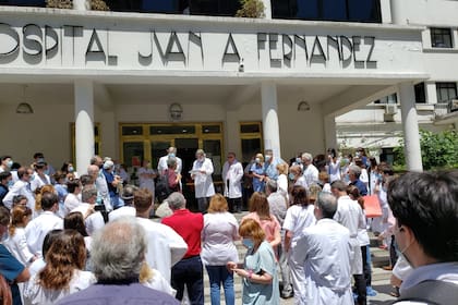 En los hospitales Fernández, Muñiz y Argerich es donde más fuerza tiene el reclamo salarial de médicos autoconvocados