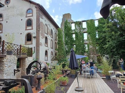 En los Moulins de Ruffin, Marc-Antoine tiene 9000 m2 de superficie para recuperar y dar nuevos usos