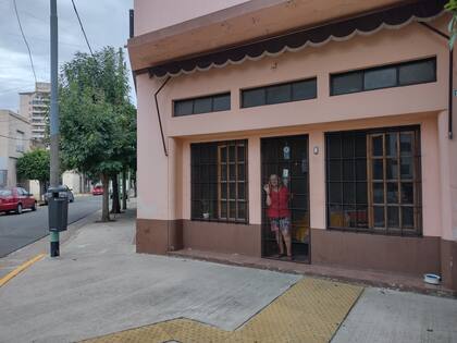 En los pasajes a la redonda de su casa, en Mataderos, Teresa Musarra conoce familias enteras que tuvieron dengue en las últimas semanas