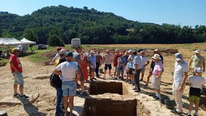 En los rastros de la bodega aparecieron más de 50 tinajas donde conservaban el vino para luego venderlo
