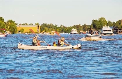 Los botes a remo quedan expuestos a los mayores peligros al cruzar embarcaciones a motor