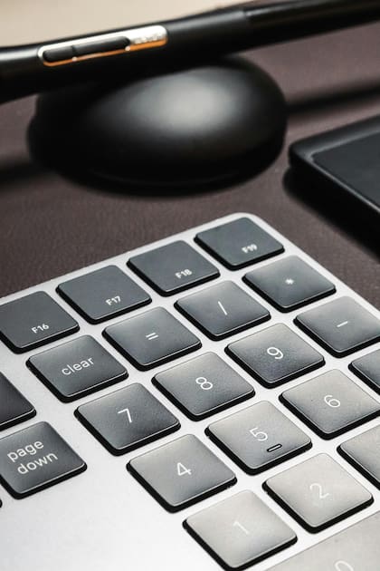 En los teclados inalámbricos o para PCs de escritorio, el número 5 tiene una rayita con relieve