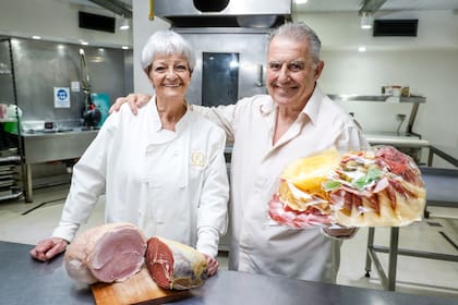 En los tiempos en los que comenzaron llegaron a elaborar aproximadamente 40.000 jamones al año.