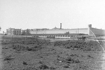 En los tiempos en que se construyó la penitenciaría, la avenida Las Heras se conocía como camino del Chavango