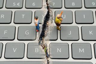 Con internet se simplifica el lenguaje y esto contribuye a la polarización