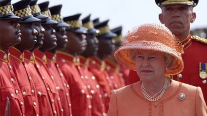 En los últimos años, algunas naciones de la Commonwealth comenzaron a debatir su relación con la Corona británica