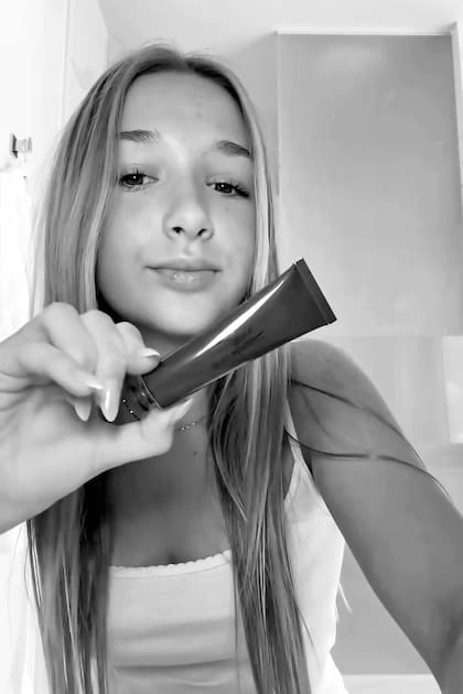 En los últimos meses, Harper hizo varios vivos sobre productos de beauty desde la cuenta de Victoria