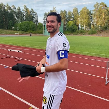 En los últimos partidos Juan Ignacio se volvió uno de los capitanes de Keuruun Pallo, el club en el que está desde hace más de un año.