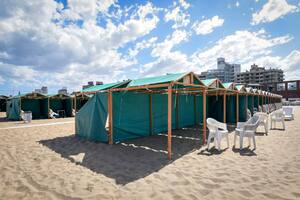 En Mar del Plata desarman algunas líneas de carpas para garantizar más playa pública
