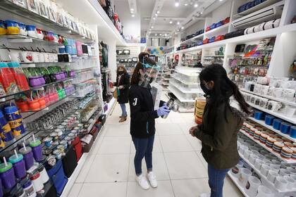 El intendente elogió a los comercios y vecinos que respetaron las medidas de prevención