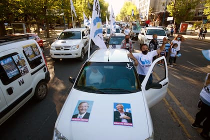 En Mar del Plata, también se realizó una caravana por los 10 años de la muerte de Néstor Kirchner