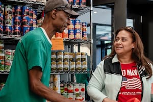 Dónde entregan comida gratis durante la semana del 23 al 28 de febrero de 2026