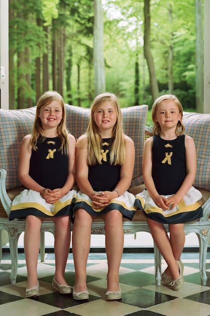 En mayo de 2013 con sus hermanas, la princesa Amalia y la princesa Ariane.