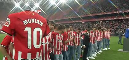 En mayo de este año, Muniain fue despedido con un sentido homenaje por los hinchas del club vasco