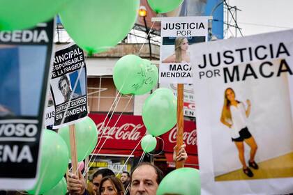 En mayo, familiares, amigos y conocidos de Macarena pidieron justicia en una suelta de globos