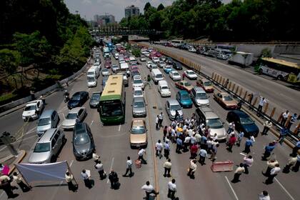 En mayo último los taxistas de México se manifestaron en contra de las aplicaciones como Uber, que conectan pasajeros con conductores particulares