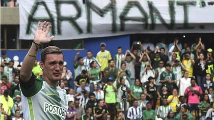 En Medellín, Armani se convirtió en leyenda; en la Argentina, había jugado en Ferro y Merlo