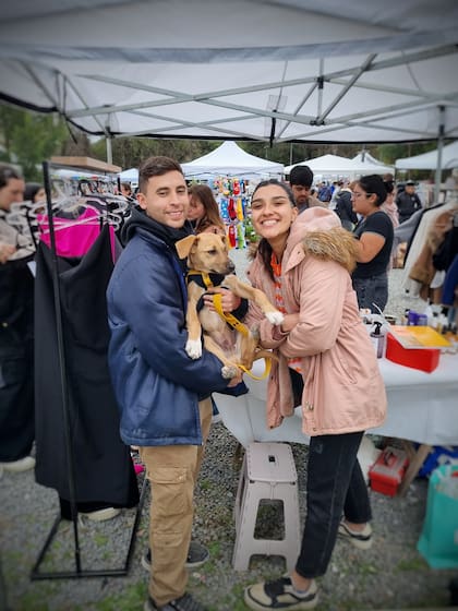 En medio de la construcción de la casa encontró el amor: Tatiana, con quien comparte la misma pasión por los animales