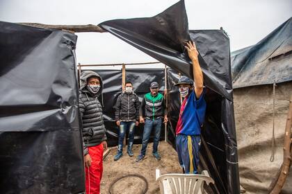 En medio de la pandemia cientos de familias tomaron un predio en Salta en reclamo de viviendas