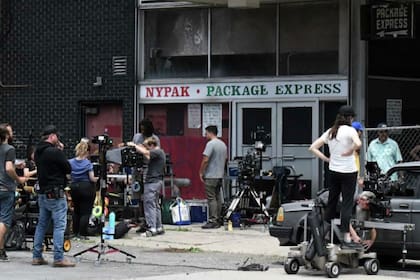 En medio de su búsqueda, Chelsea Blackwell se cruzó con un set de filmación