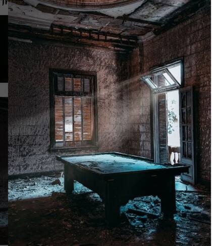 En medio del campo hay casonas que conservan el mobiliario