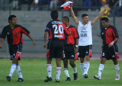 En Melgar, se consagró goleador del campeonato, a pesar de tratarse, entonces, de un equipo modesto