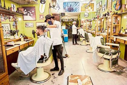 En Mendoza, las peluquerías fueron autorizadas a reabrir en los últimos días, como parte de una relajación de la cuarentena que ahora corre peligro