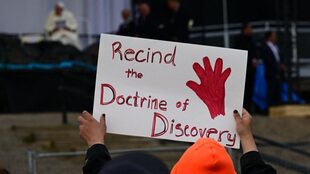 En meses recientes ha habido fuertes reclamos para que el Vaticano rescinda oficialmente la doctrina del descubrimiento