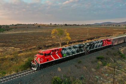 En México, Ferromex, compañía del grupo, gestiona la concesión de una red pública de 11.000 km
