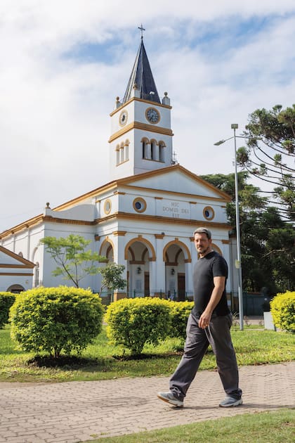 “En mi último encuentro con mi tío, me habló de la posibilidad de un viaje a la Argentina.
Lo planeaba, según dijo, para noviembre de 2024 o principios de 2025”, dice el sobrino del papa Francisco