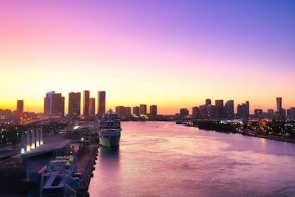 En Miami el 68% de los inquilinos de la Generación Z están agobiados, destinando el 43% de sus ingresos al alquiler. (Canva)