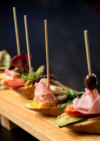 En Monserrat, los pintxos de Amalur son un referente de excelencia de la gastronomía vasca