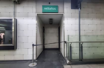 En muchas estaciones de subte, los baños públicos están clausurados