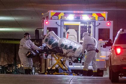 En Nebraska, trasladan a una mujer que fue infectada por el coronavirus