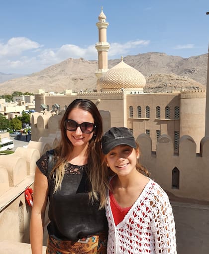 En noviembre de 2010, el Programa de Desarrollo de las Naciones Unidas nombró a Omán, de entre 135 países en todo el mundo, como el país que más había mejorado durante los 40 años precedentes. Según índices internacionales, Omán es uno de los países más desarrollados y estables del mundo árabe.