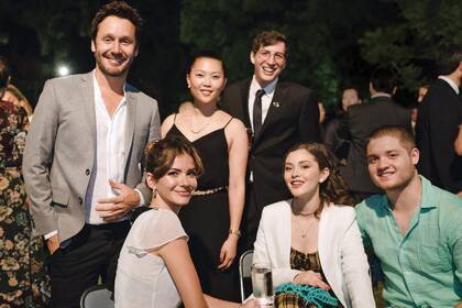 En noviembre de 2018, Paula y Agustín asistieron a la embajada de Japón en Buenos Aires para participar de la celebración por los 85 años del emperador Akihito. También participaron Eugenia “La china” Suárez, Benjamín Vicuña, Minerva Casero y Tomás Kirzner.