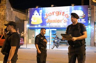 En noviembre pasado fueron baleados restaurantes en Rosario; se trata de una forma de intimidación que afecta a varios comercios, gremios e instituciones en esa ciudad