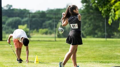 En Nueva York los jóvenes pueden tomar clases gratuitas para aprender a jugar al golf