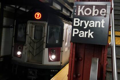 En Nueva York, pasajeros del subte local rebautizaron el nombre de un cartel indicador