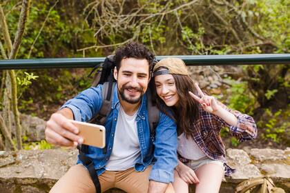 En Nueva York y California prohibieron por ley tomarse selfies en zoológicos y áreas donde podría haber animales salvajes peligrosos de fondo.