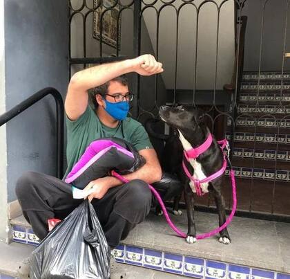 En octubre de 2021, Mila tuvo su primer hogar temporal. En total, ella ha tenido cuatro hogares temporales.