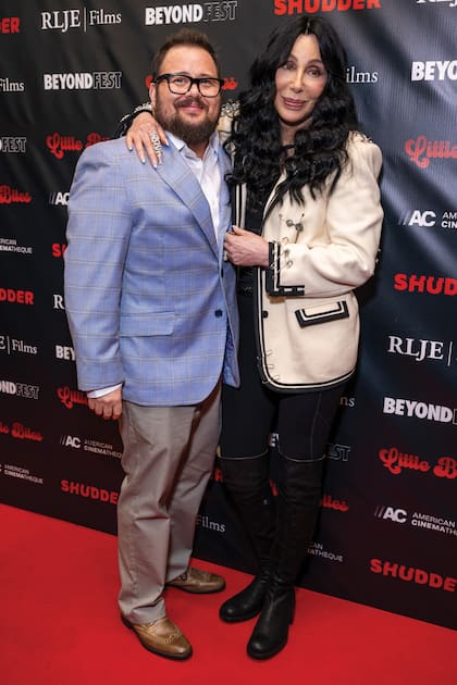 En
octubre pasado junto a su hijo
Chaz Bono (55) en el estreno de
la película de terror Little Bites
donde él trabajó.