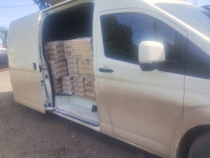 En otro caso fue en Lucio V. Mansilla, Ruta Nacional 11, en el kilometro 1103, en el departamento formoseño de Laishí y los agentes constataron que un vehículo tipo furgón circulaba con 120 cajas que contenían un total de 21.600 unidades de huevos sin permiso de tránsito que ampare la procedencia
