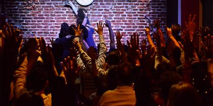 En Palermo, Taburete Comedia es un lugar ideal para escuchar los monólogos más frescos.