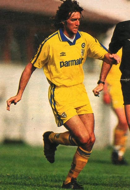 En Parma estuvo una temporada, jugó poco porque fue como quinto extranjero pero ganó una Recopa.