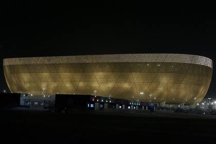 En penumbras: el Estadio Lusail, escenario de la final de la Copa del Mundo, se encuentra en abandono a nueve meses de la finalización del certamen
