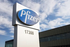 Pfizer permitirá que otros laboratorios fabriquen su pastilla anticovid: a qué países alcanza