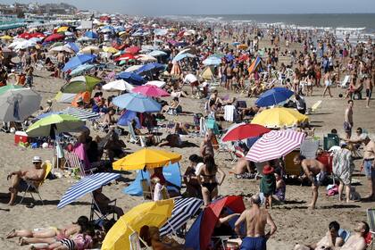 En Pinamar, ayer hubo sol y las playas se llenaron