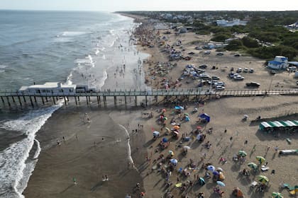 En Pinamar realizaron tareas para recuperar el ancho de la costa